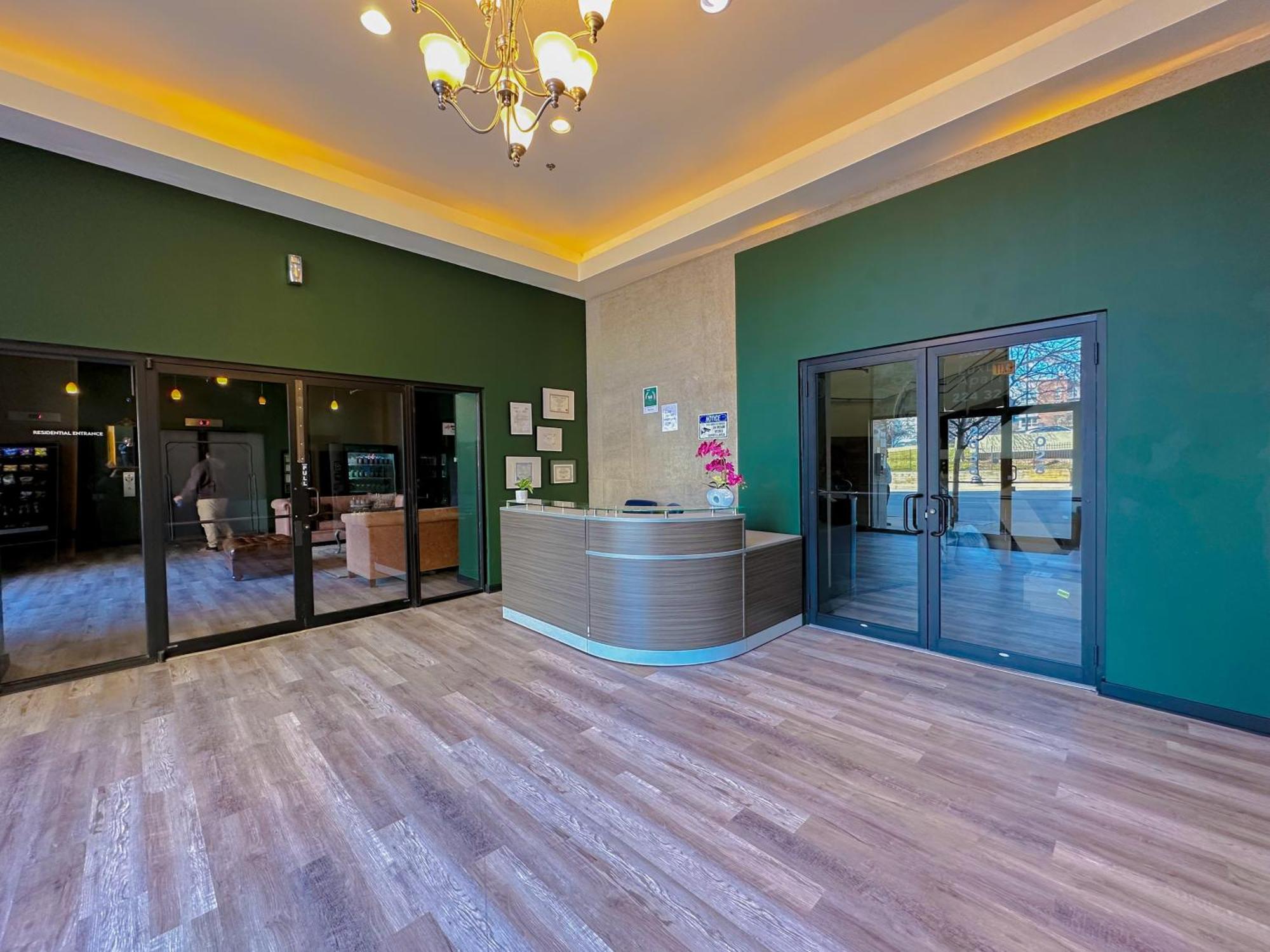 Bright 2Br Luxury Corner Suite With Optional Parking Sleeps 6 Guests Near Mccormick Place And Soldier Field Chicago Exterior foto