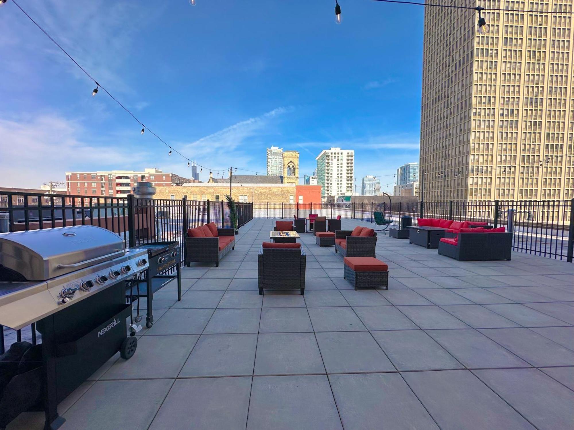 Bright 2Br Luxury Corner Suite With Optional Parking Sleeps 6 Guests Near Mccormick Place And Soldier Field Chicago Exterior foto