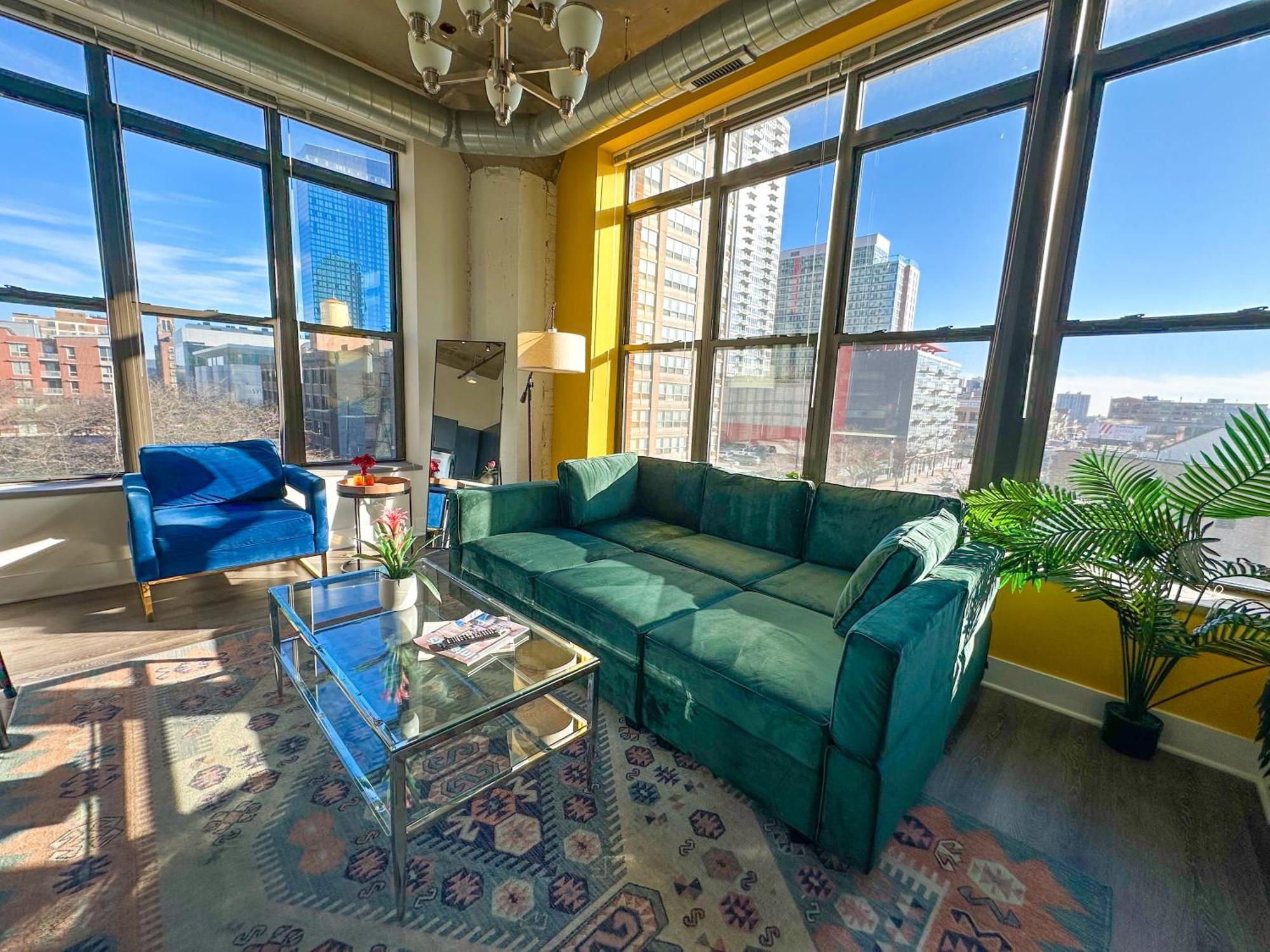 Bright 2Br Luxury Corner Suite With Optional Parking Sleeps 6 Guests Near Mccormick Place And Soldier Field Chicago Exterior foto